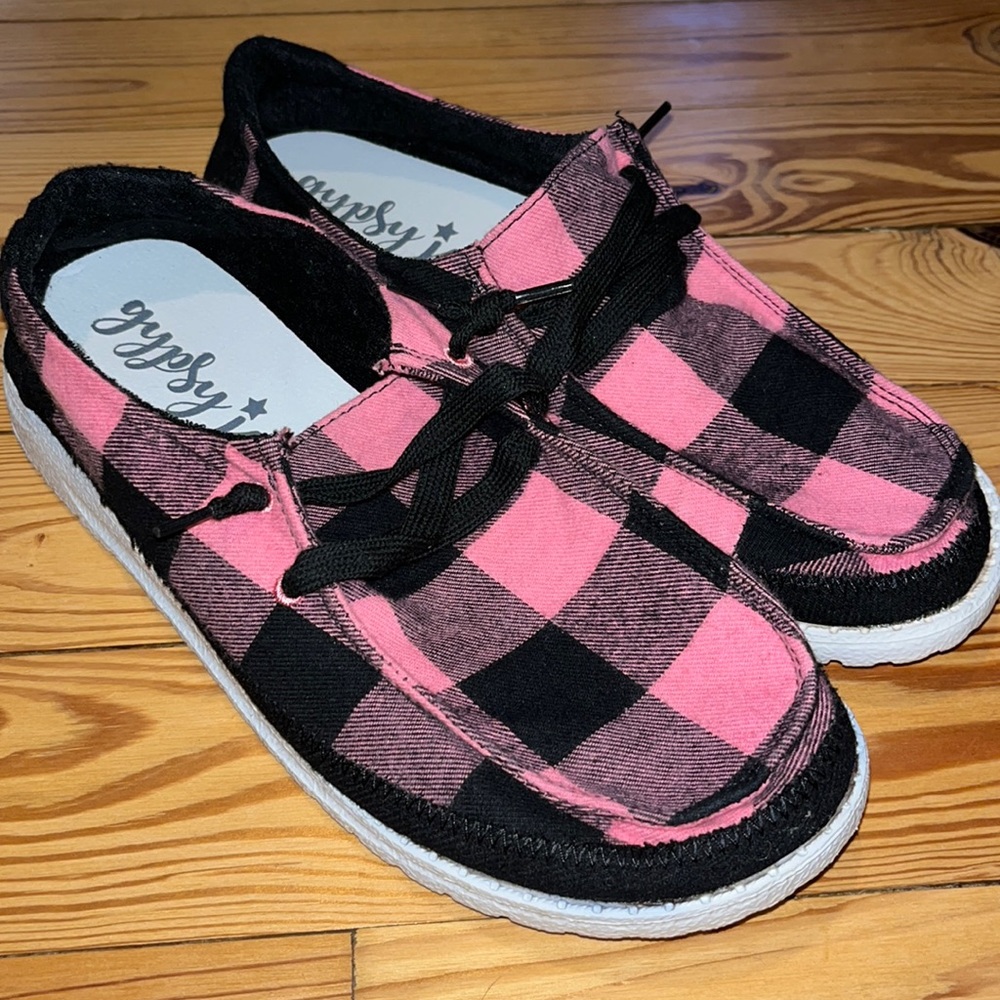 Shoes size 10